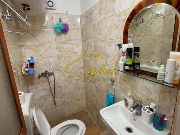 APARTAMENT ME QIRA 1+1 QENDER 50.000 LEKE