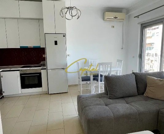 APARTAMENT ME QIRA 1+1 QENDER 800 EURO