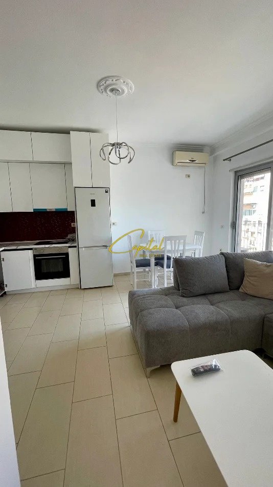 APARTAMENT ME QIRA 1+1 QENDER 800 EURO