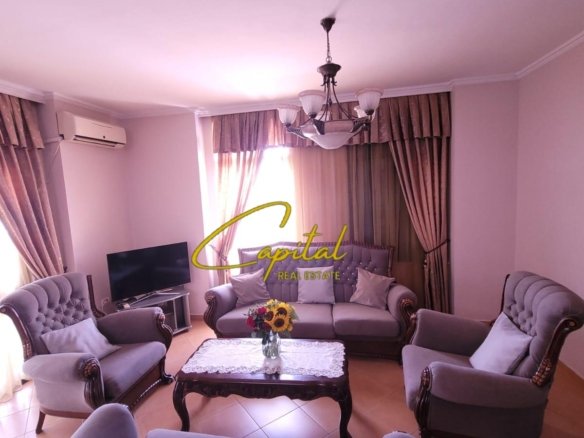 APARTAMENT ME QIRA 2+1 ISH EKSPOZITA 700 EURO