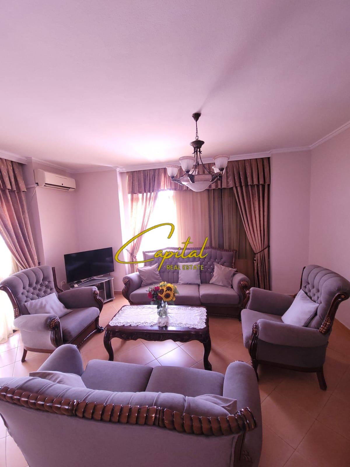 APARTAMENT ME QIRA 2+1 ISH EKSPOZITA 700 EURO
