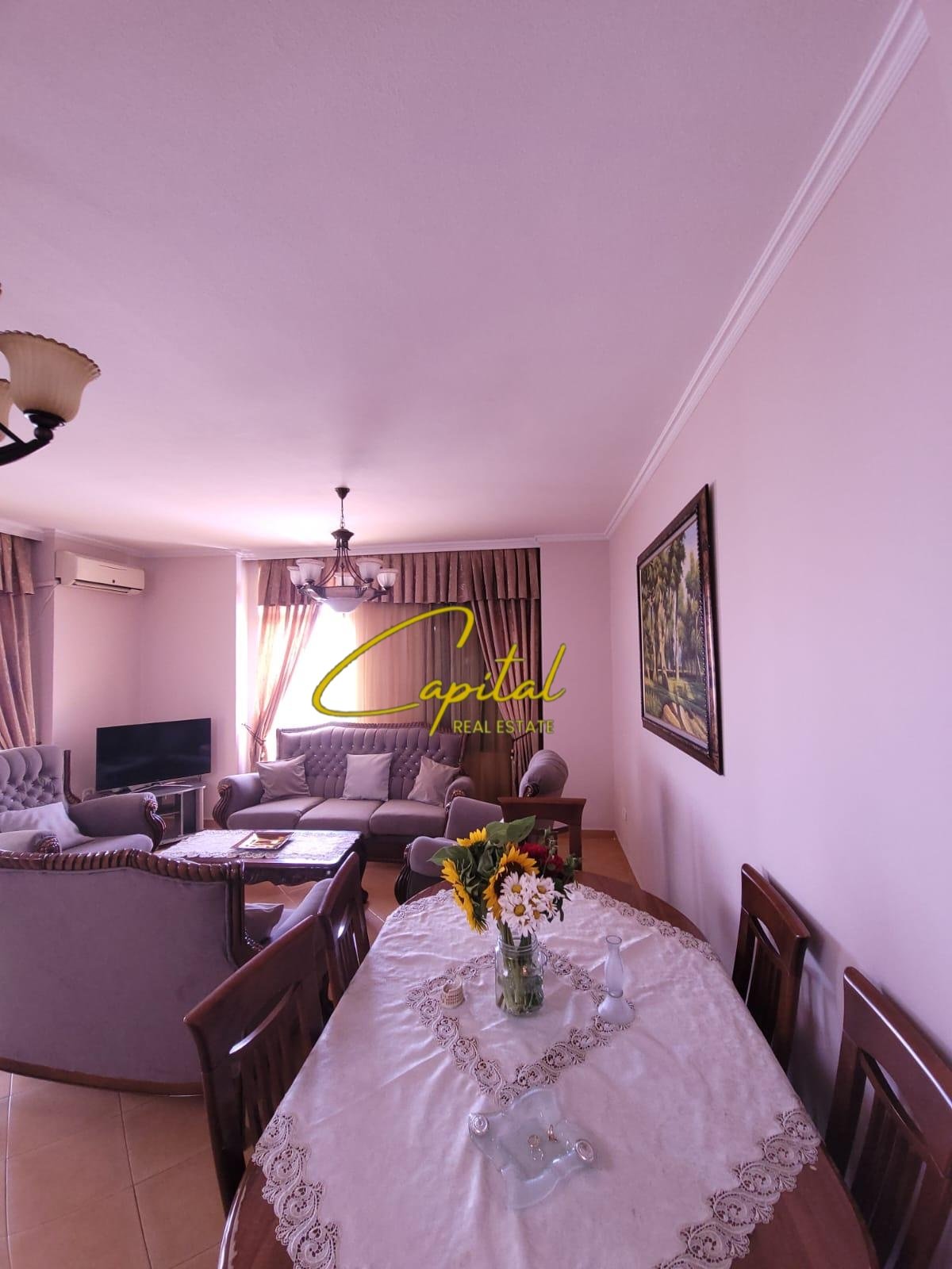 APARTAMENT ME QIRA 2+1 ISH EKSPOZITA 700 EURO