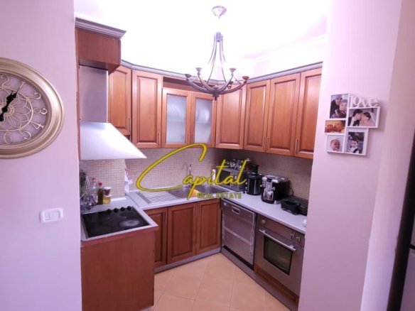 APARTAMENT ME QIRA 2+1 ISH EKSPOZITA 700 EURO