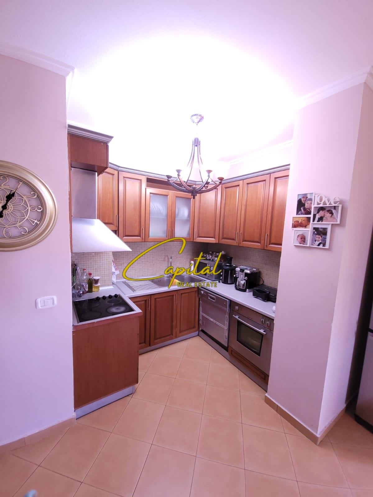 APARTAMENT ME QIRA 2+1 ISH EKSPOZITA 700 EURO