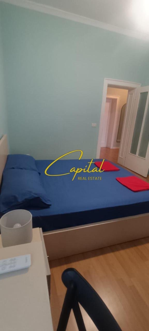 APARTAMENT ME QIRA 3+1 RRUGA E BARRIKADAVE 70.000 LEKE