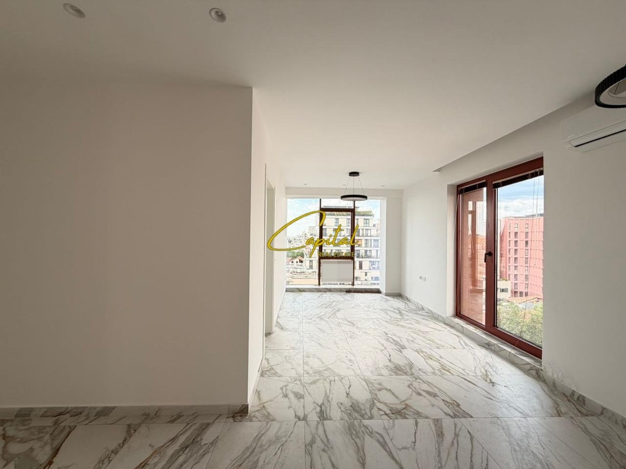 AMBIENT BIZNESI ME QIRA 70 M2 RRUGA E KAVAJES 1000 EURO