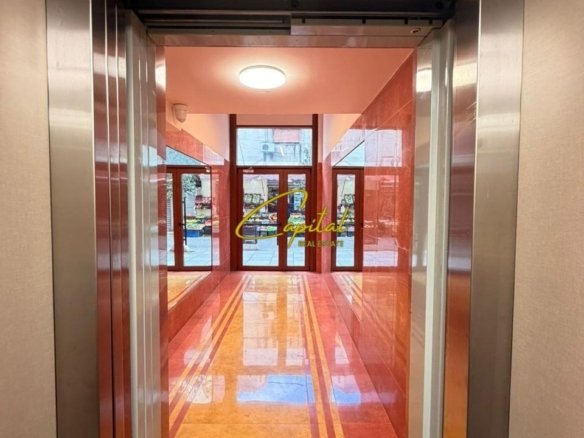 AMBIENT BIZNESI ME QIRA 70 M2 RRUGA E KAVAJES 1000 EURO