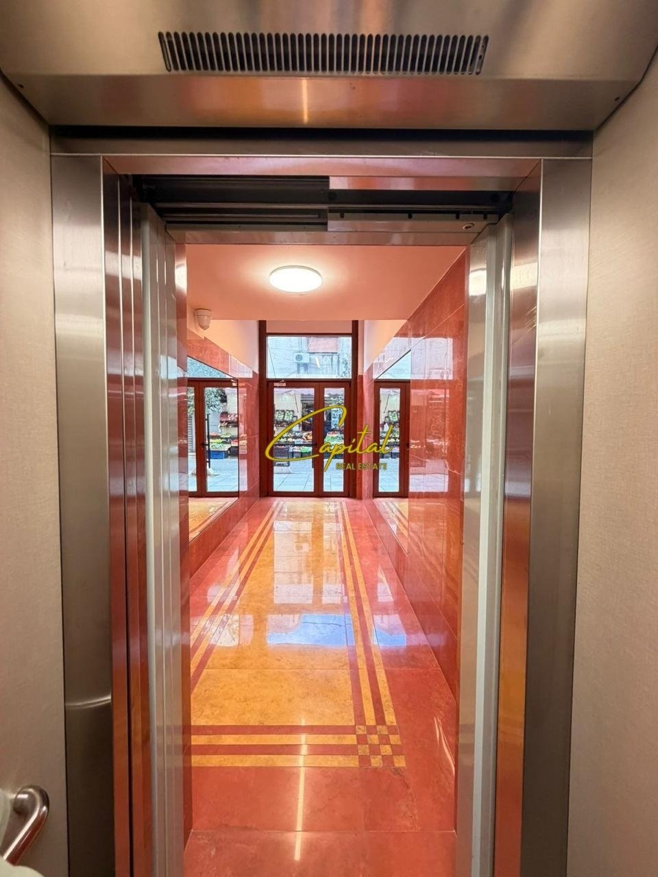 AMBIENT BIZNESI ME QIRA 70 M2 RRUGA E KAVAJES 1000 EURO