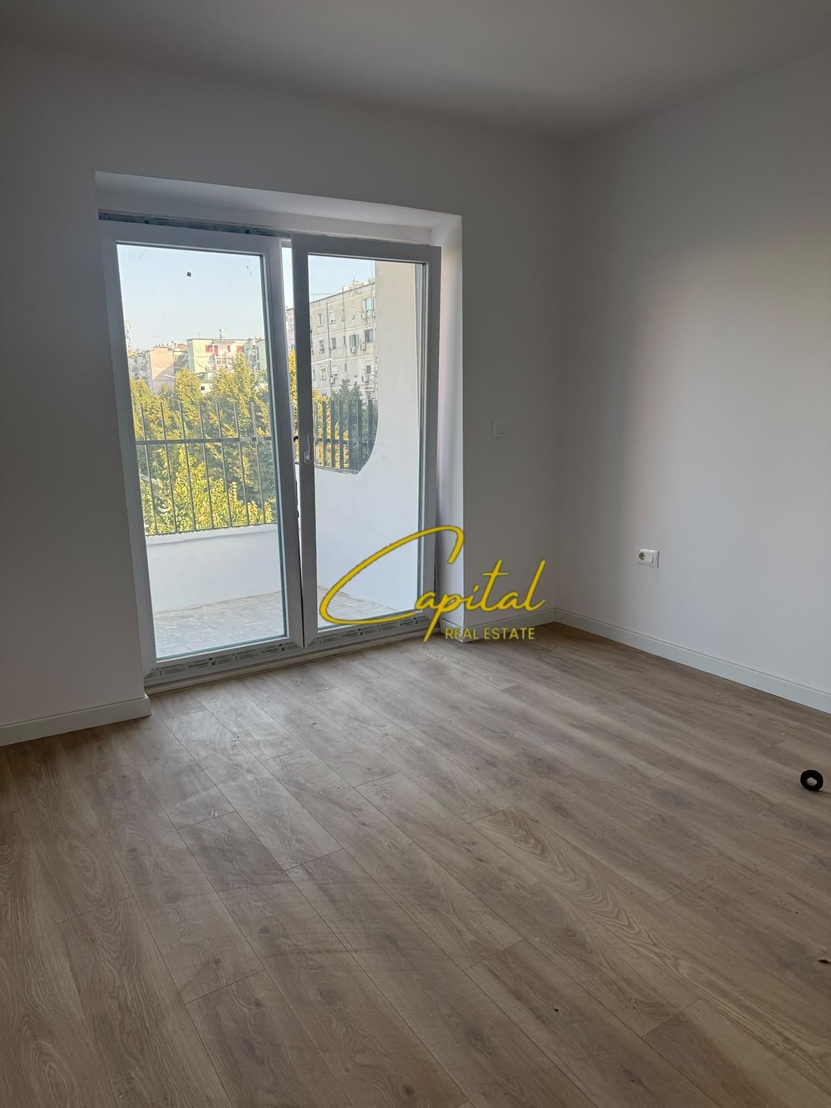 APARTAMENT ME QIRA 3+1 RRUGA BARDHYL 60.000 LEKE