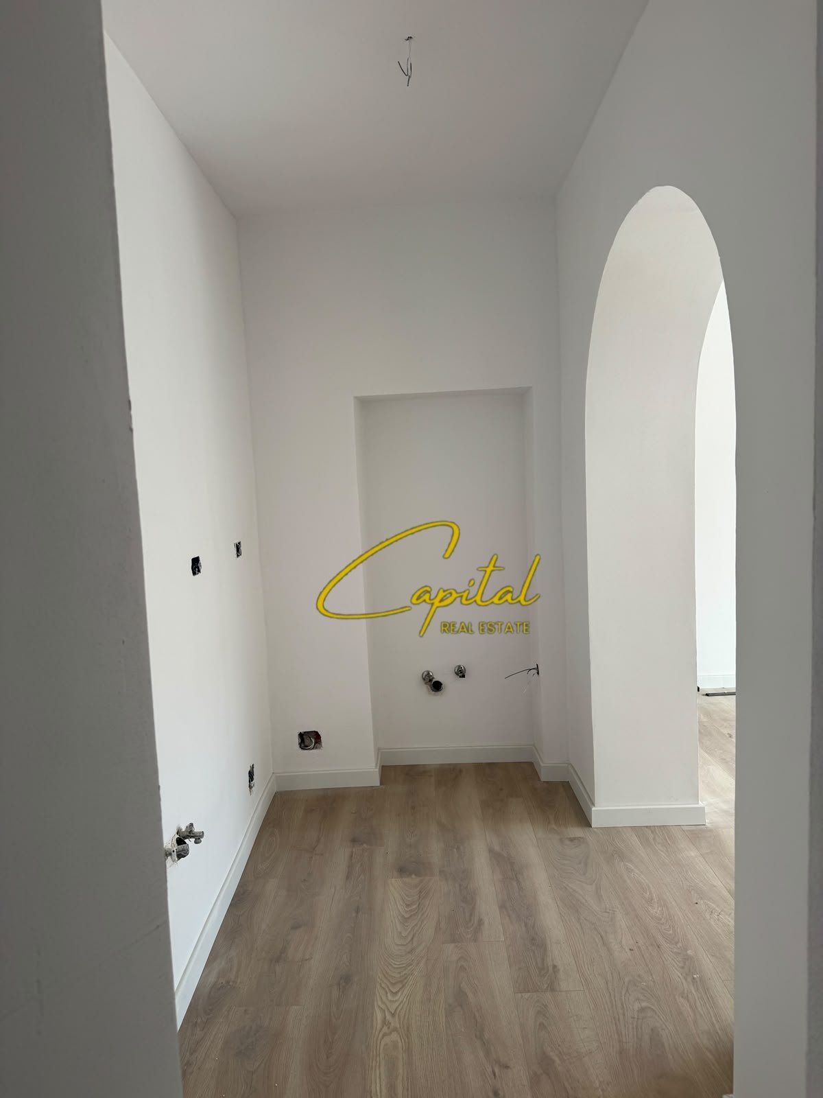 APARTAMENT ME QIRA 3+1 RRUGA BARDHYL 60.000 LEKE