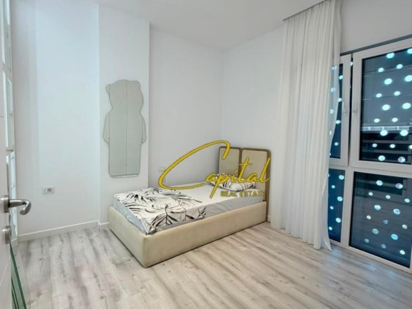 APARTAMENT ME QIRA 2+1 5 MAJI 1000 EURO