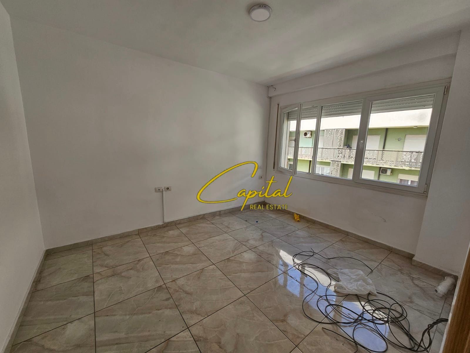AMBIENT BIZNESI ME QIRA 63 M2 ZOGU I ZI 55.000 LEKE
