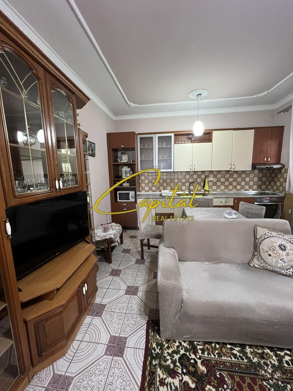 APARTAMENT ME QIRA 3+1+2 SAUK 60.000 LEKE