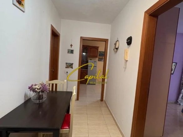 APARTAMENT ME QIRA 1+1 RRUGA E KAVAJES 50.000 LEKE