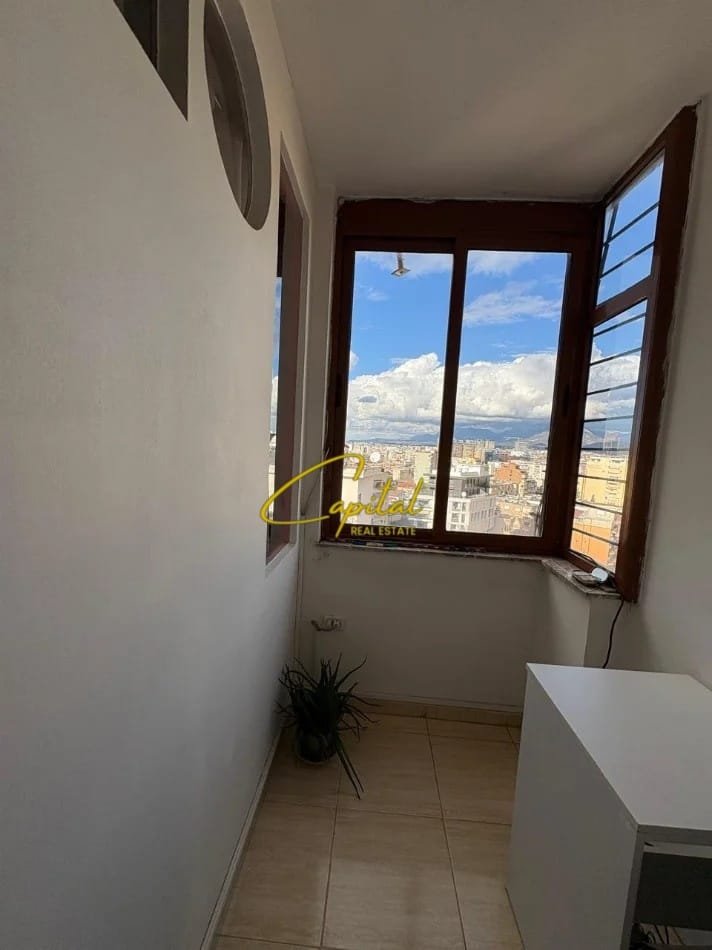 APARTAMENT ME QIRA 1+1 RRUGA E KAVAJES 50.000 LEKE