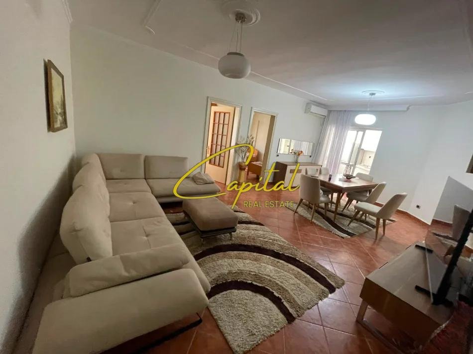 APARTAMENT ME QIRA 2+1 KOMUNA E PARISIT 700 EURO