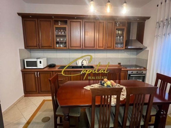 VILE PRIVATE ME QIRA 230 M2 SAUK 1000 EURO