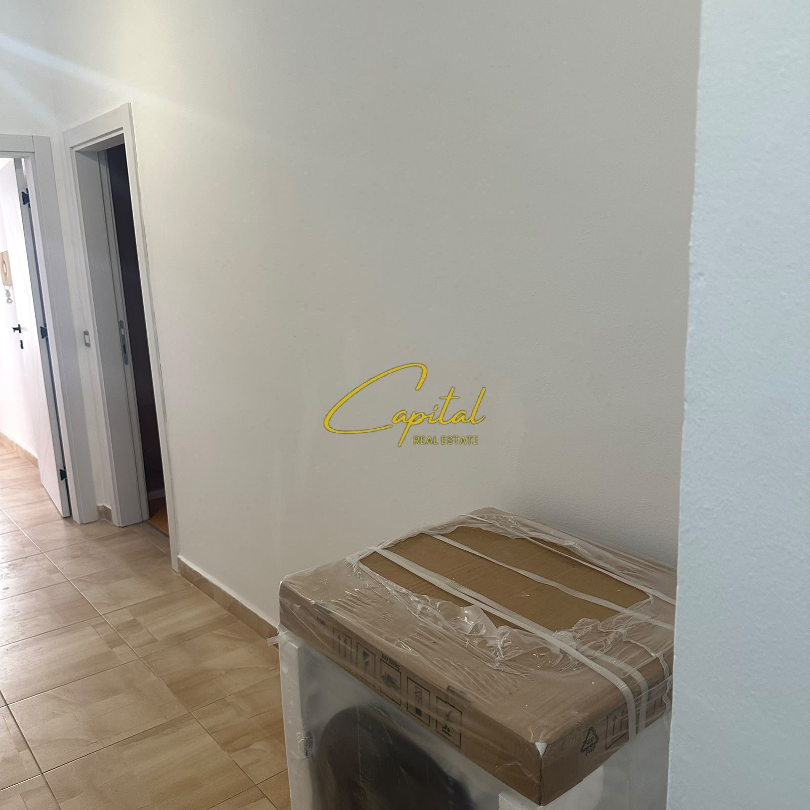 WhatsApp Image 2026-09-16 at 10.00.48 AM (2) APARTAMENT ME QIRA 3+1 MATERNITETI I RI 70.000 LEKE