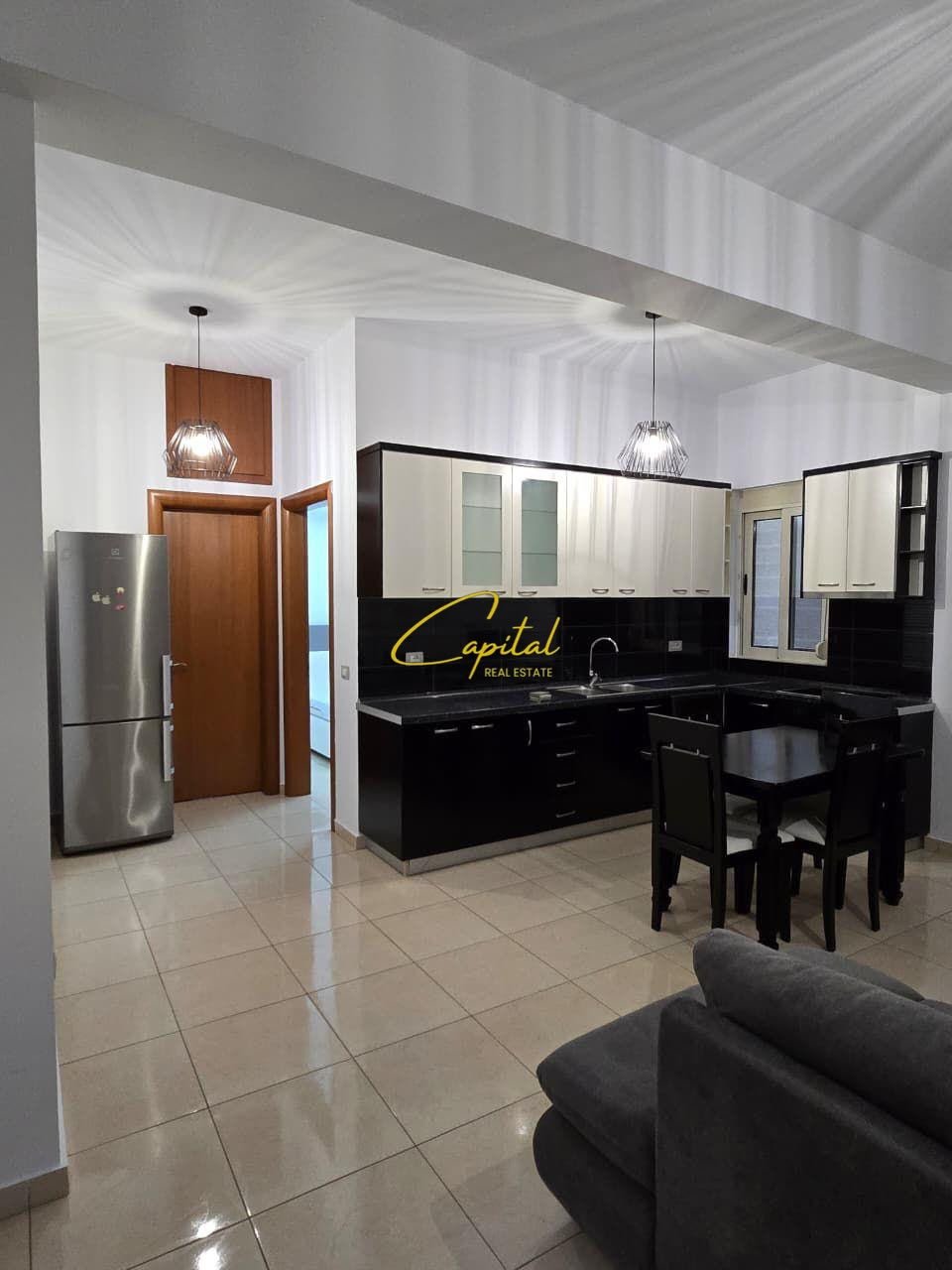 APARTAMENT ME QIRA 1+1 RRUGA E ELBASANIT 40.000 LEKE