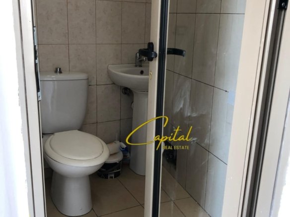 AMBIENT BIZNESI ME QIRA 65 M2 QENDER 90.000 LEKE