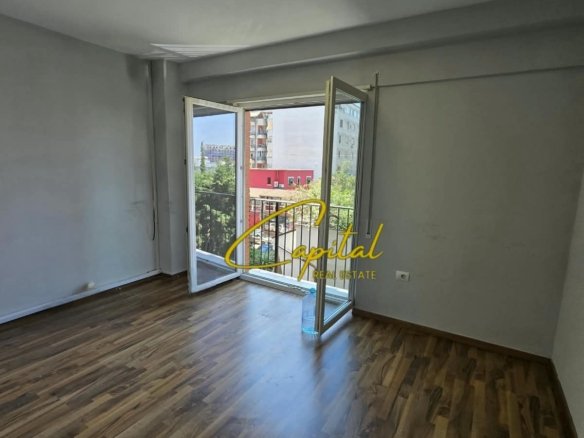 ZYRE ME QIRA 145 M2 21 DHJETORI 160.000 LEKE