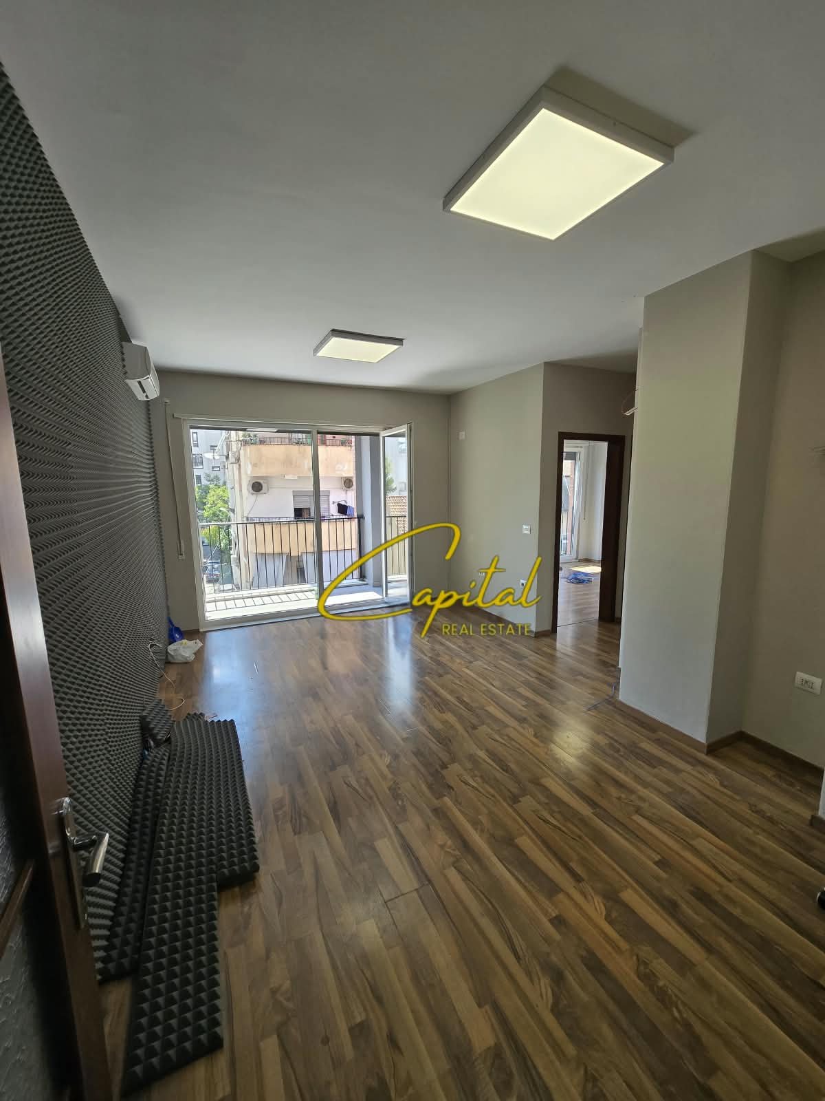ZYRE ME QIRA 145 M2 21 DHJETORI 160.000 LEKE