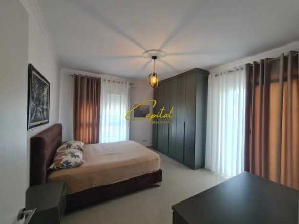 APARTAMENT ME QIRA 2+1+2 KOPSHTI BOTANIK 80.000 LEKE