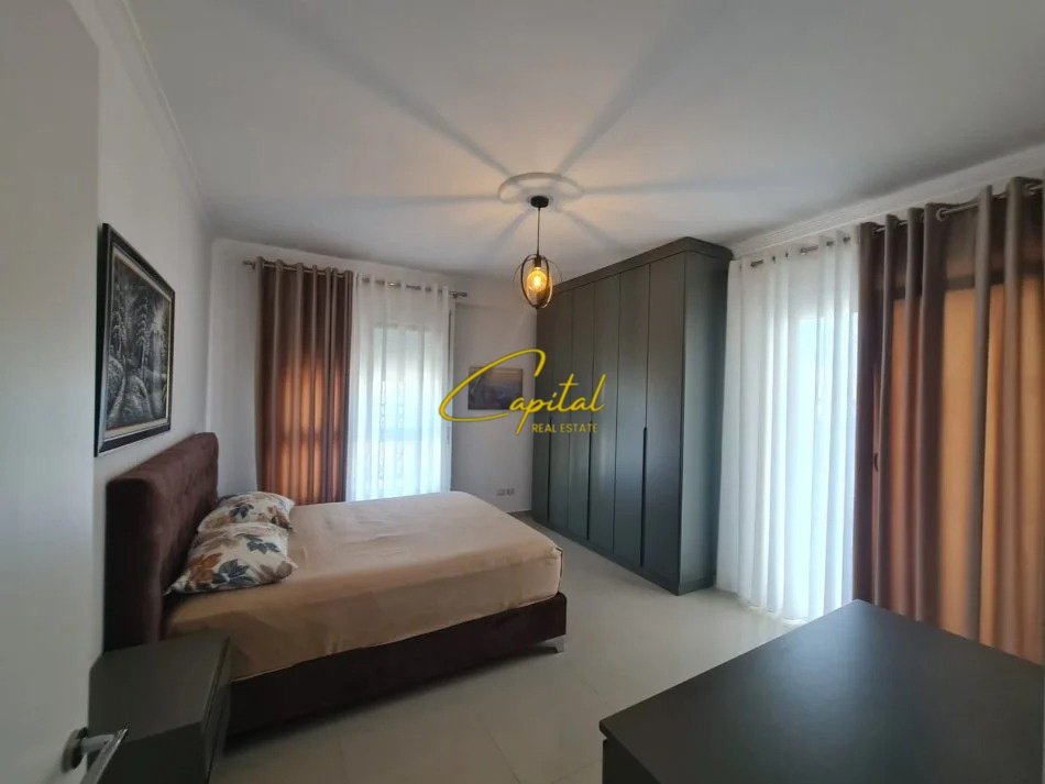 APARTAMENT ME QIRA 2+1+2 KOPSHTI BOTANIK 80.000 LEKE