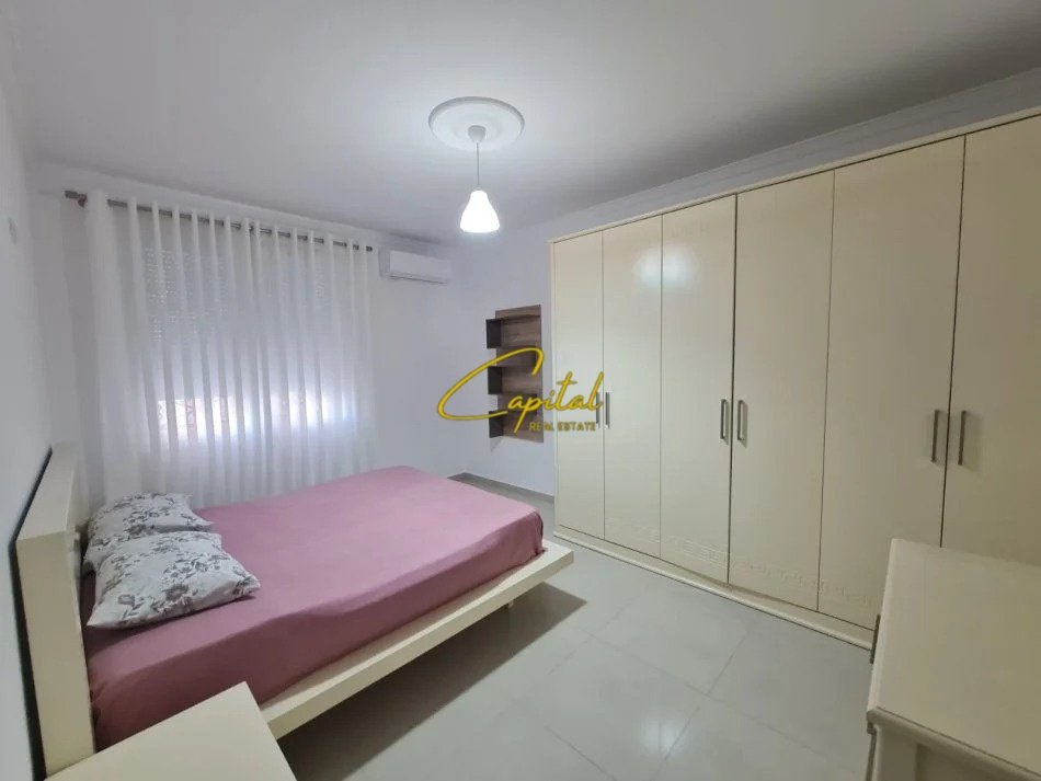 APARTAMENT ME QIRA 2+1+2 KOPSHTI BOTANIK 80.000 LEKE