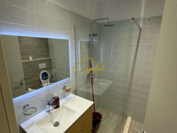 APARTAMENT ME QIRA 1+1 ISH STACIONI TRENIT 80.000 LEKE