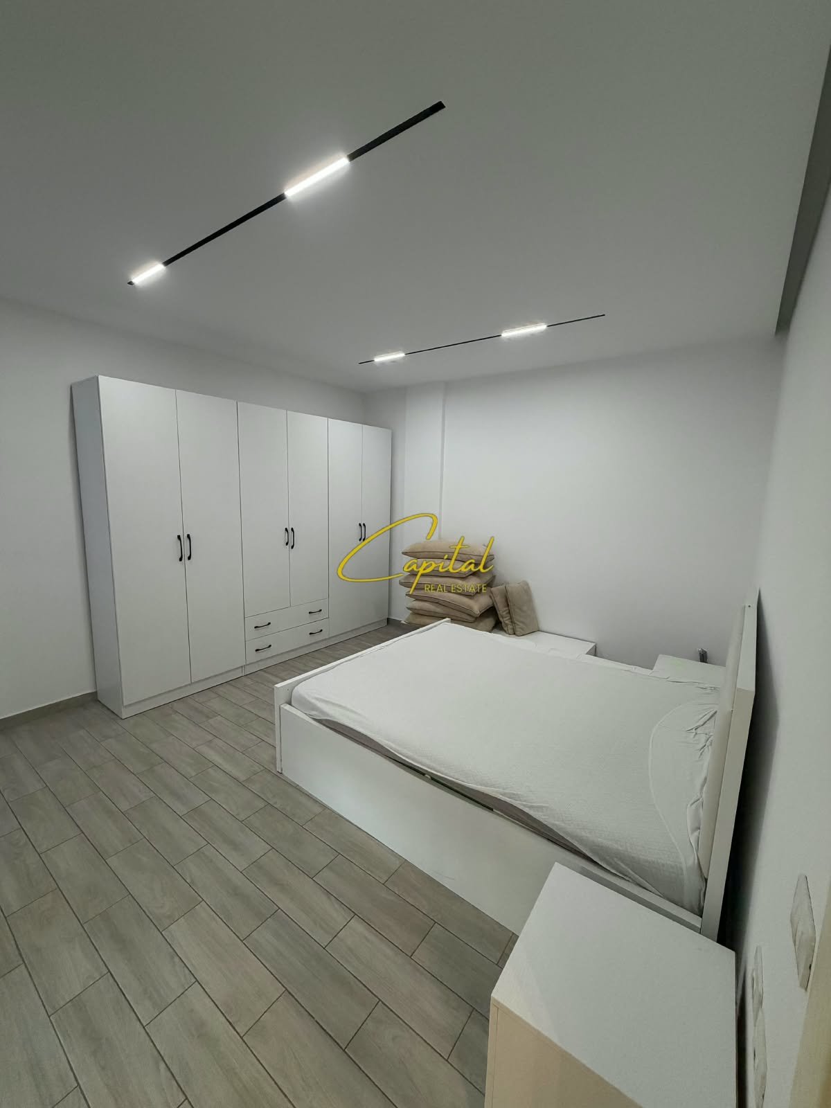 APARTAMENT ME QIRA 1+1 ISH STACIONI TRENIT 80.000 LEKE