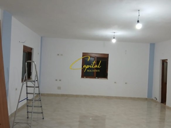 MAGAZINE ME QIRA 90 M2 VARRI I BAMIT 350 EURO