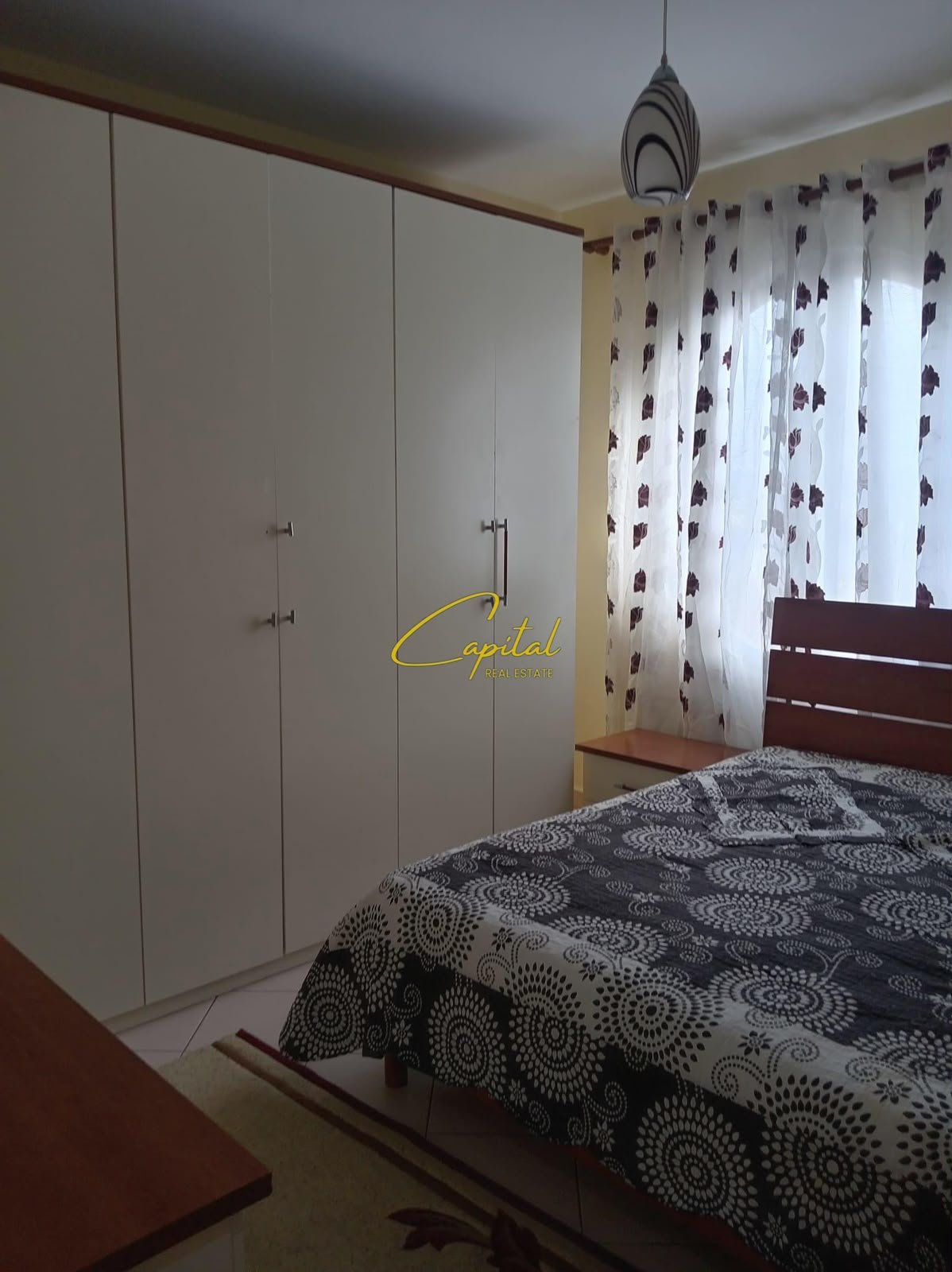 APARTAMENT ME QIRA 3+1 RRUGA E KAVAJES 800 EURO