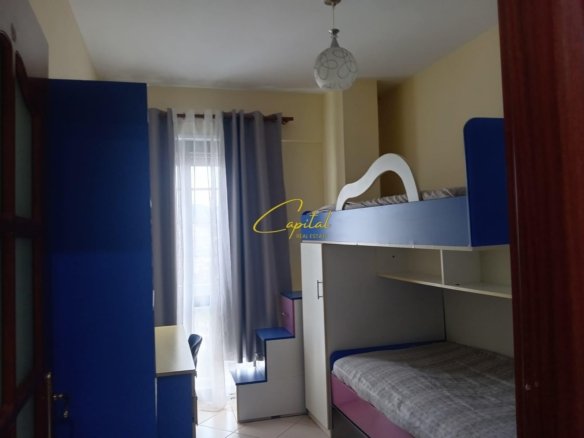 APARTAMENT ME QIRA 3+1 RRUGA E KAVAJES 800 EURO