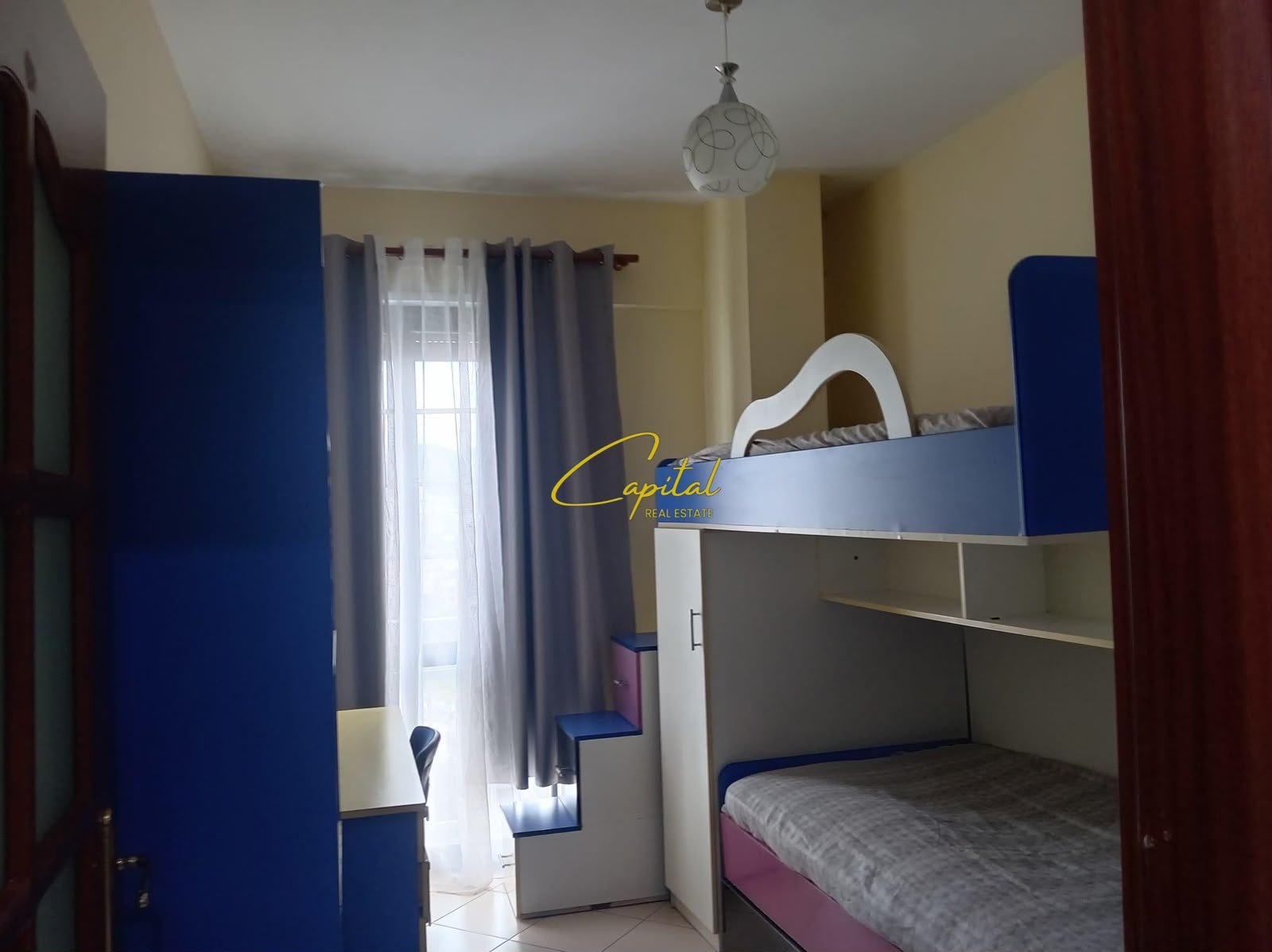 APARTAMENT ME QIRA 3+1 RRUGA E KAVAJES 800 EURO