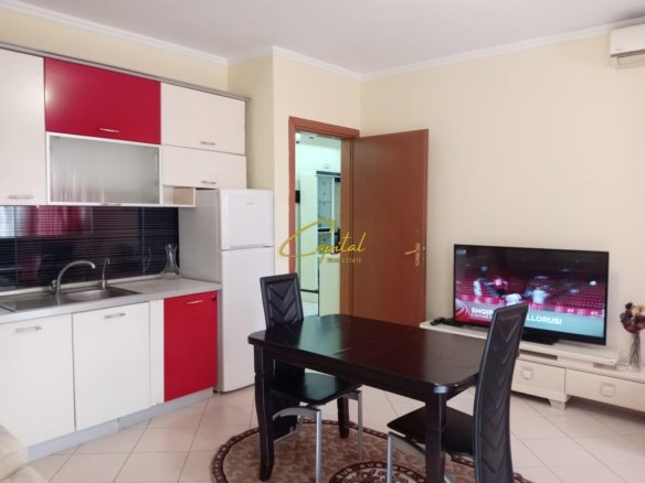 APARTAMENT ME QIRA 3+1 RRUGA E KAVAJES 800 EURO