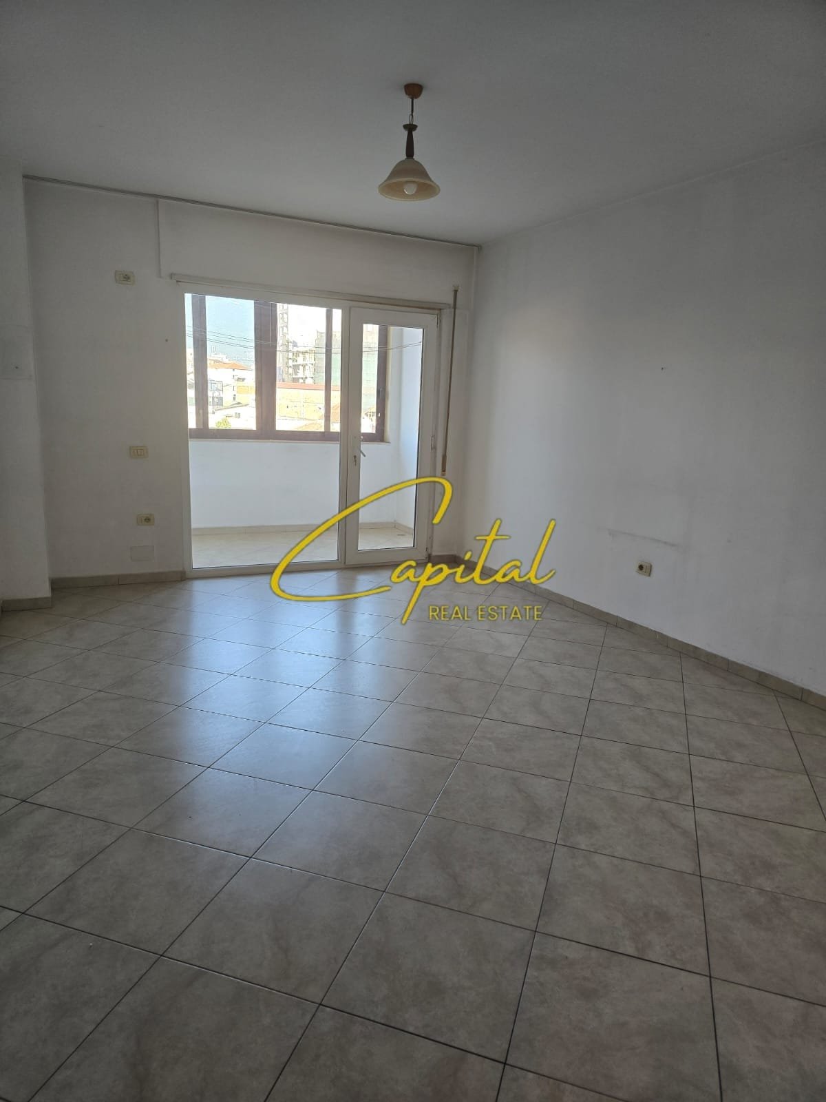 APARTAMENT ME QIRA 2+1+2 ISH STACIONI TRENIT 70.000 LEKE