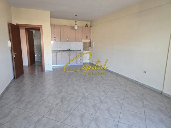 APARTAMENT ME QIRA 2+1+2 ISH STACIONI TRENIT 70.000 LEKE