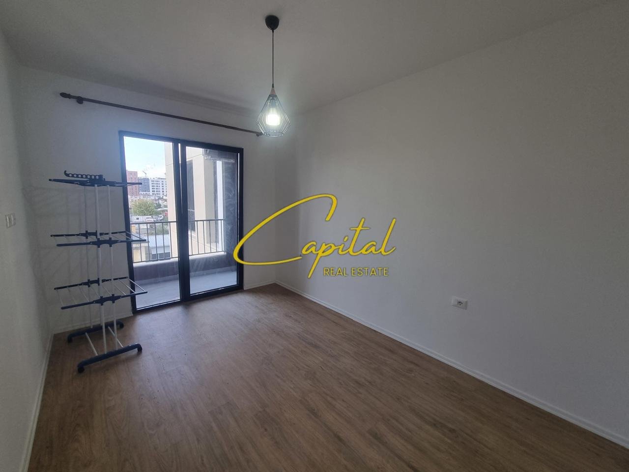 APARTAMENT ME QIRA 1+1 ISH STACIONI TRENIT 660 EURO