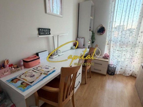 APARTAMENT ME QIRA 2+1+2 21 DHJETORI 90.000 LEKE