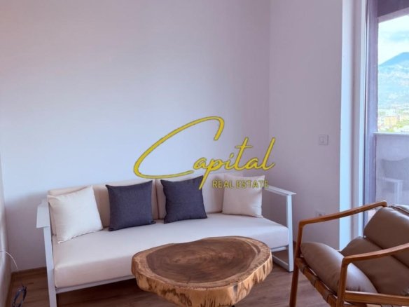 APARTAMENT ME QIRA 1+1 SHKOLLA E BASHKUAR 50.000 LEKE