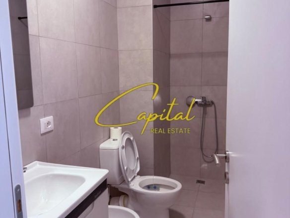 APARTAMENT ME QIRA 1+1 SHKOLLA E BASHKUAR 50.000 LEKE