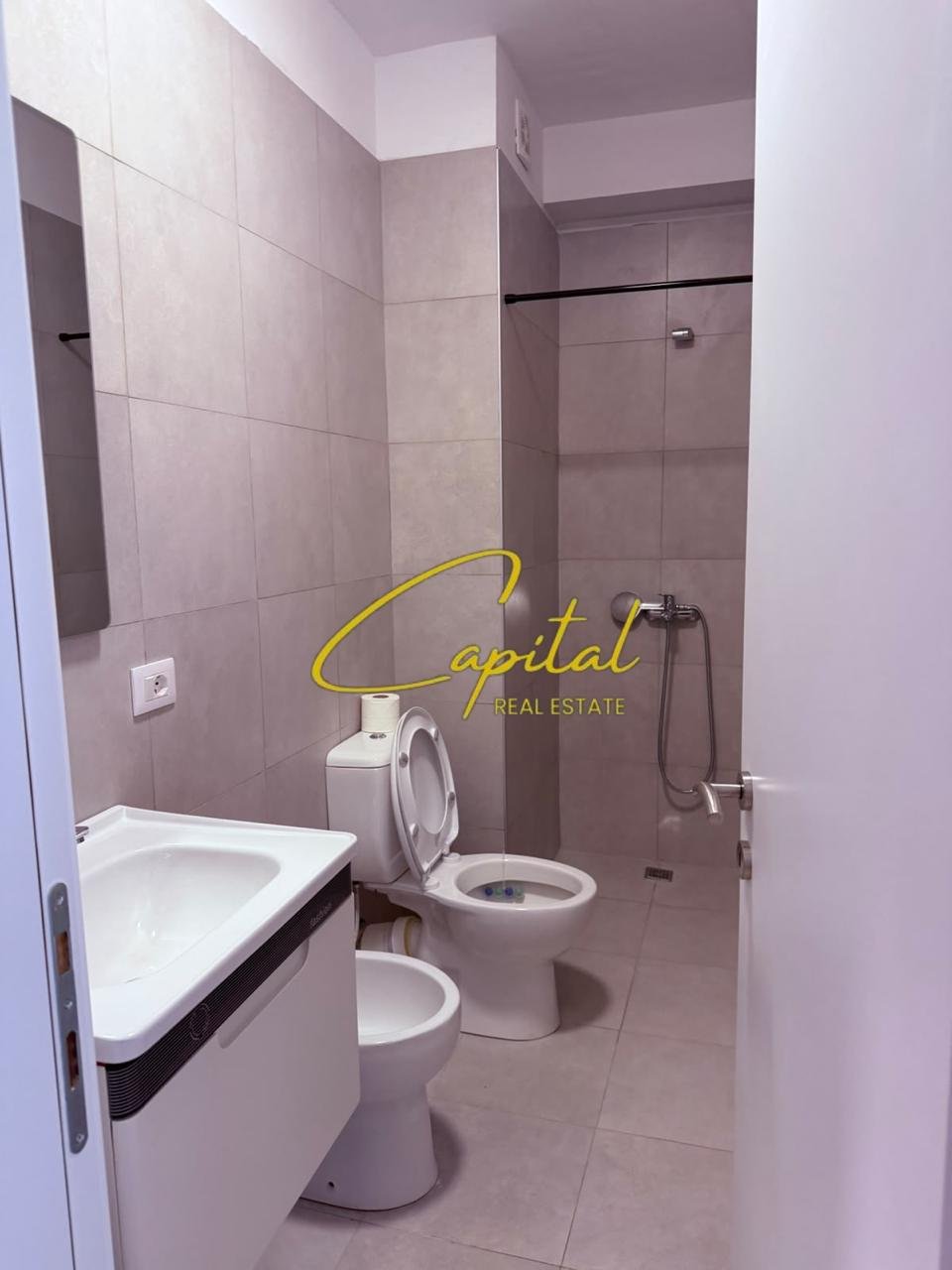 APARTAMENT ME QIRA 1+1 SHKOLLA E BASHKUAR 50.000 LEKE
