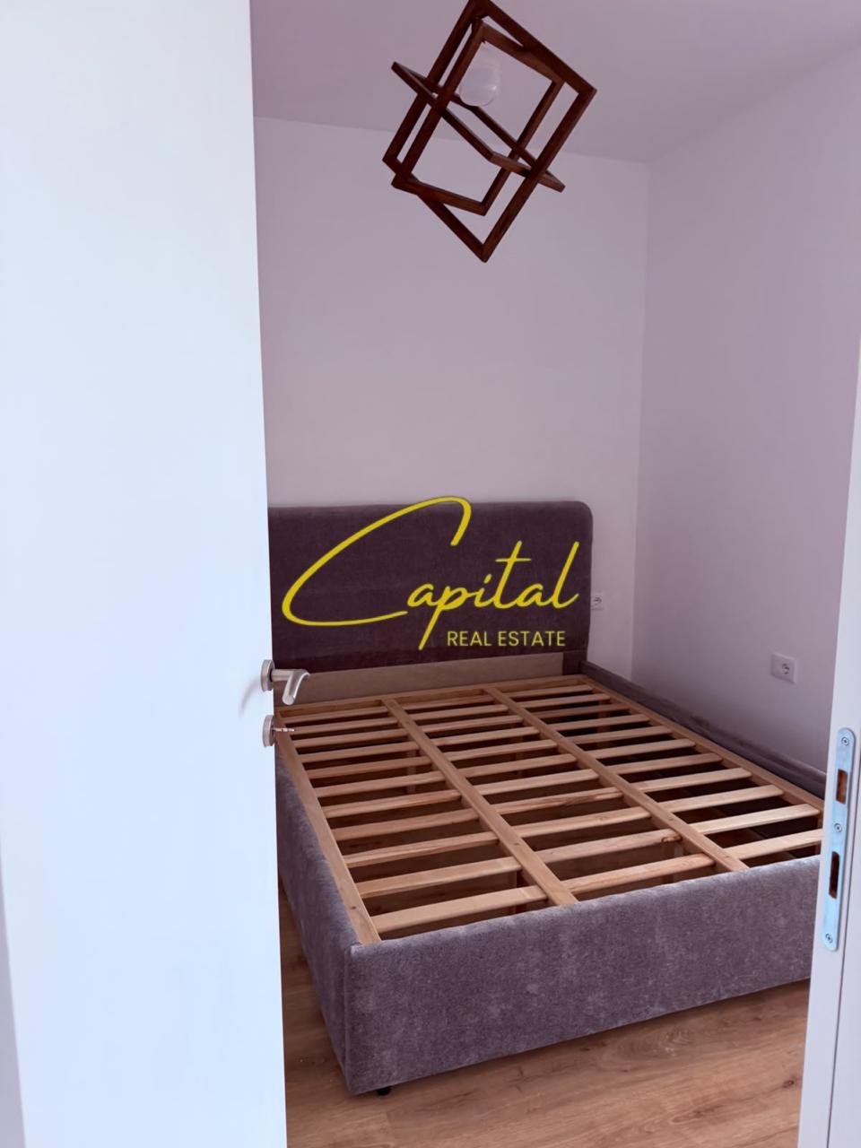 APARTAMENT ME QIRA 1+1 SHKOLLA E BASHKUAR 50.000 LEKE