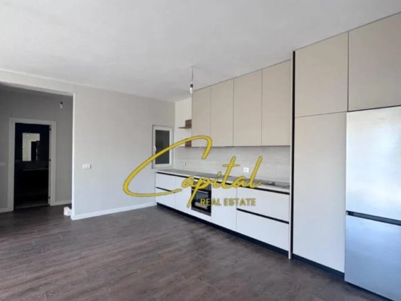 APARTAMENT ME QIRA 2+1+2 BULEVARDI I RI 60.000 LEKE