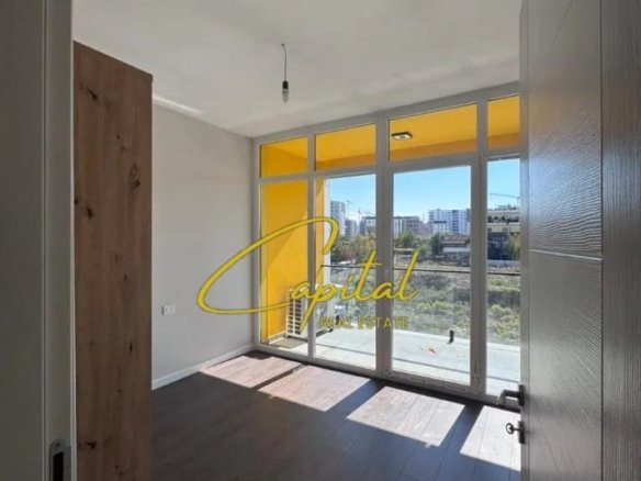 APARTAMENT ME QIRA 2+1+2 BULEVARDI I RI 60.000 LEKE