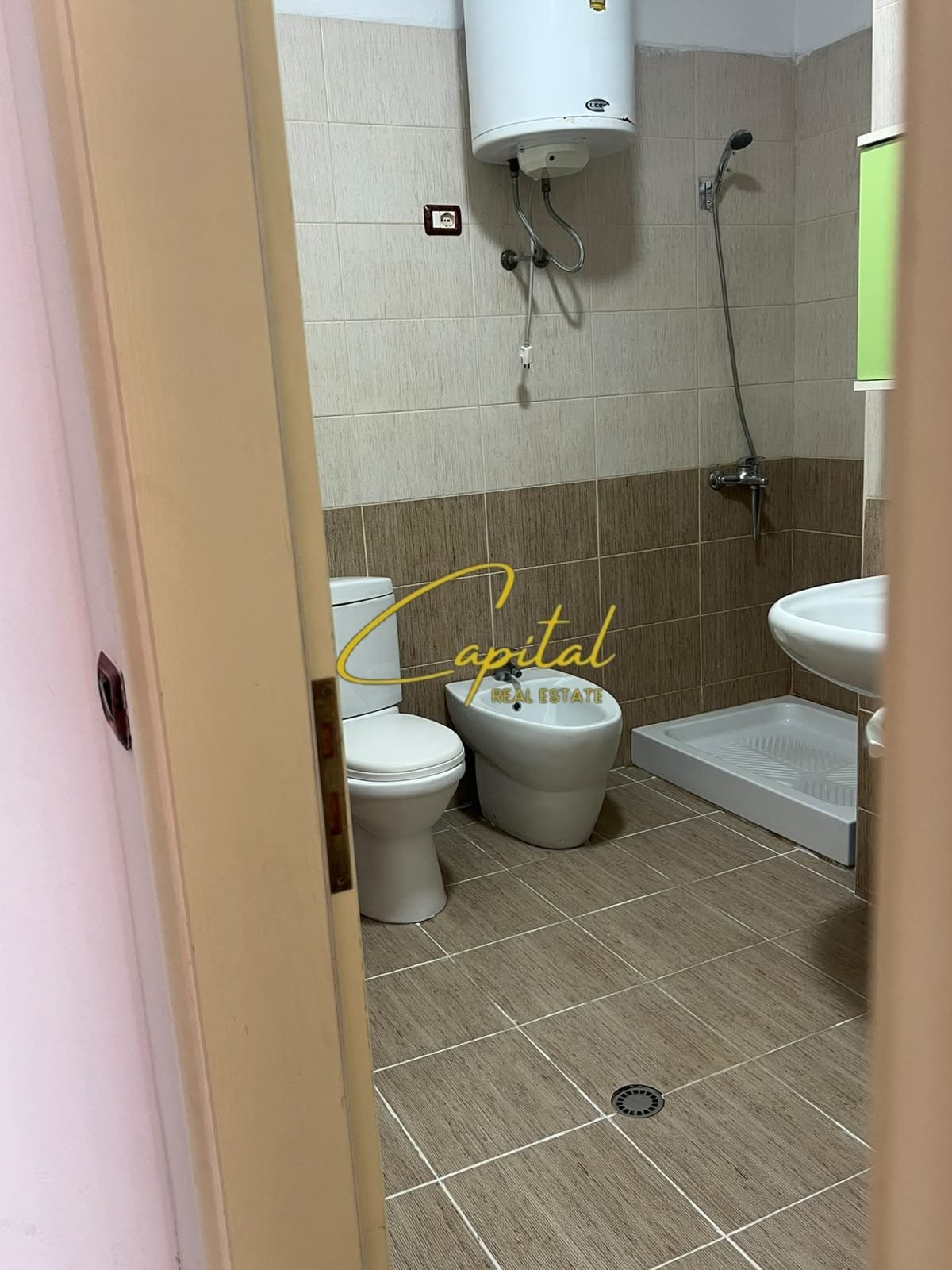 APARTAMENT ME QIRA 3+1+2 PORCELANI 1000 EURO