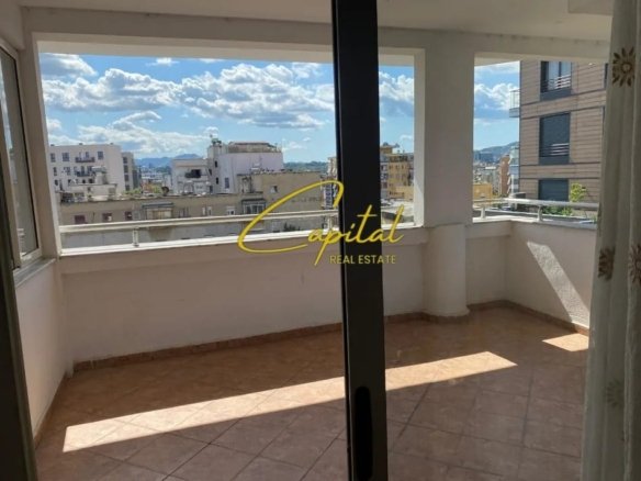 APARTAMENT ME QIRA 1+1 PAZARI I RI 650 EURO