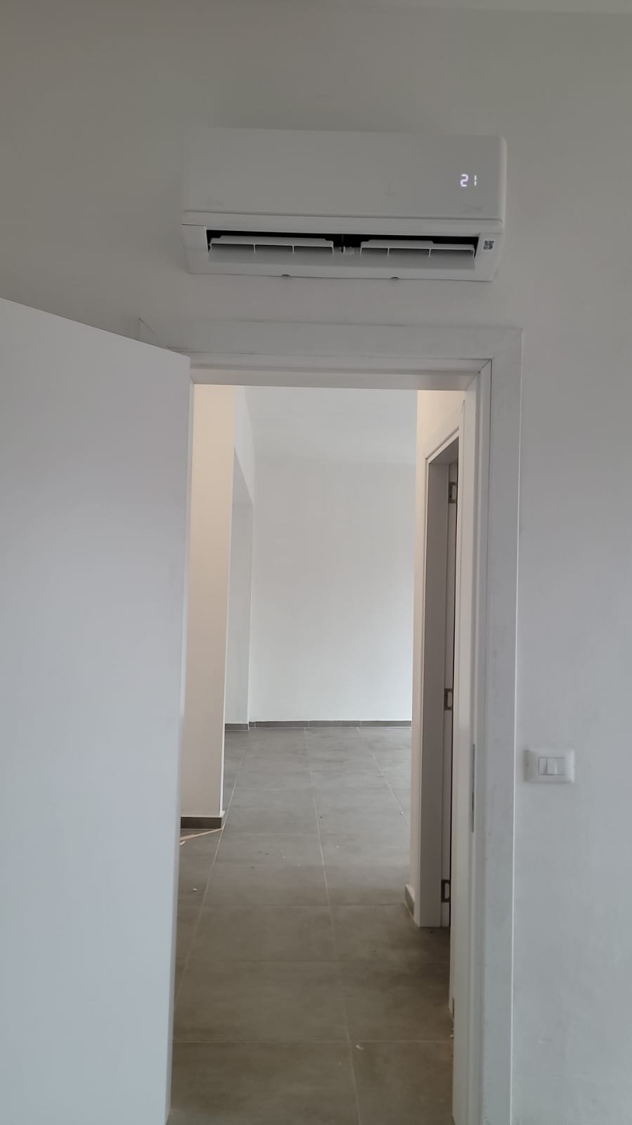 ZYRE ME QIRA 56 M2 21 DHJETORI 65.000 LEKE