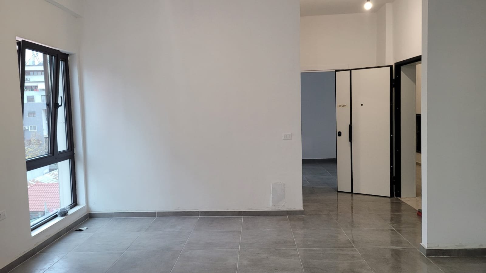 ZYRE ME QIRA 56 M2 21 DHJETORI 65.000 LEKE